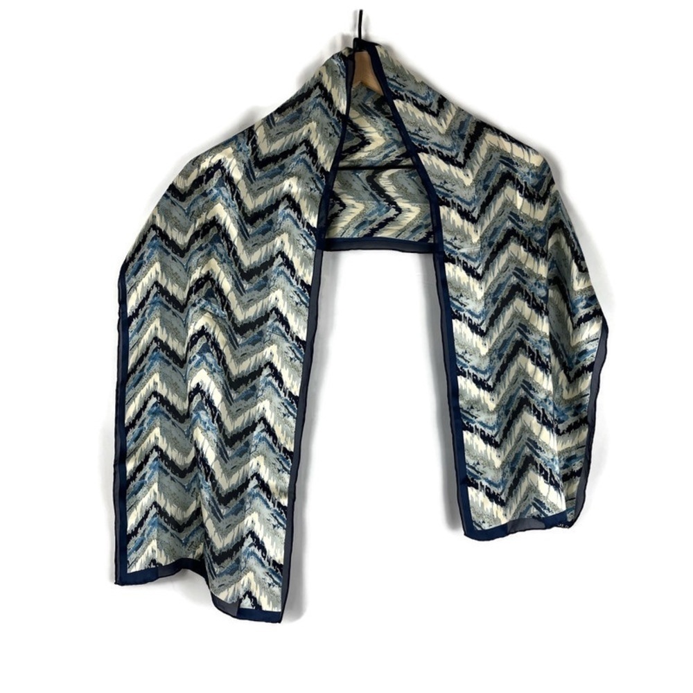 ELAINE GOLD Chevron Patterned Rectangular Scarf Blue and Cream Career Office